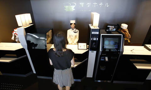 Το πρώτο ρομποτικό ξενοδοχείο στον κόσμο απέτυχε και προσλαμβάνει ανθρώπους! (pics+vid)