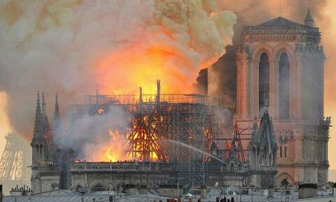 Παναγία των Παρισίων: Βραχυκύκλωμα η αιτία της καταστροφικής πυρκαγιάς 