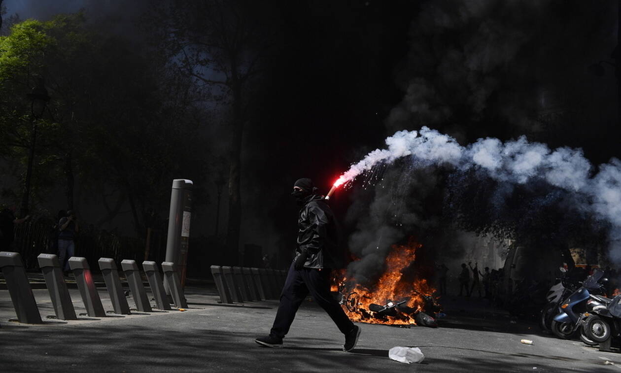 Γαλλία: Νέες συγκρούσεις μεταξύ αστυνομίας και κίτρινων γιλέκων - Εκατοντάδες προσαγωγές (pics+vid)