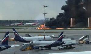 Τραγωδία στη Μόσχα: Τουλάχιστον 13 νεκροί σε αεροσκάφος που τυλίχθηκε στις φλόγες (vids)