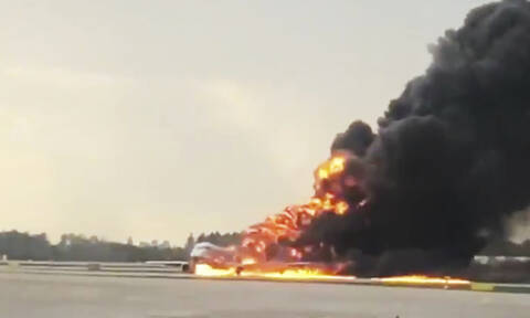 Τραγωδία στη Μόσχα: Σοκαριστικό βίντεο από το εσωτερικό του φλεγόμενου αεροσκάφους (vid)