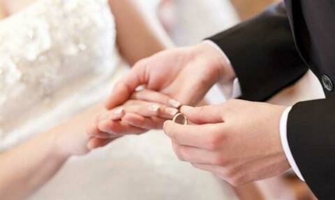 Γάμος - υπερπαραγωγή: Έπαθαν «πλάκα» με την κουμπάρα - Δεν το πίστευαν οι καλεσμένοι (pics)