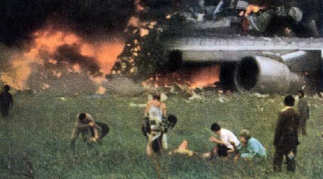 Οι επιζώντες κατάφεραν να ξεφύγουν από το αεροπλάνο Pan Am.