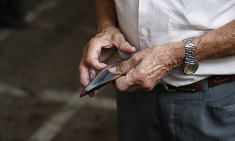 Σοκ για τους συνταξιούχους: Δείτε ποιοι χάνουν μια επικουρική σύνταξη από τα αναδρομικά τους