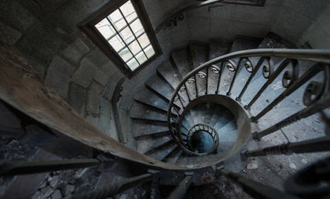 Απίστευτο: Υπάρχει λόγος που όλα τα παλιά κάστρα έχουν περιστρεφόμενες σκάλες!