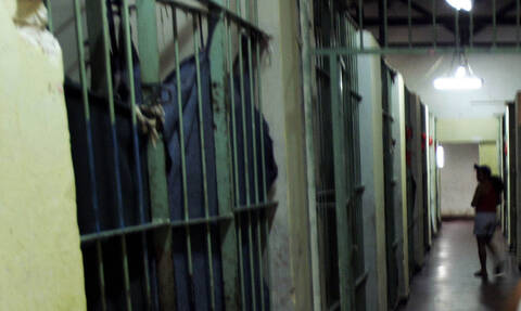 Φρίκη σε φυλακή: Βρήκαν πέντε κρατούμενους αποκεφαλισμένους