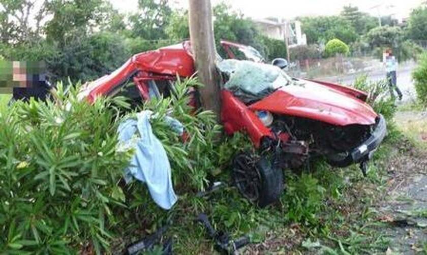 Σοκαριστικό δυστύχημα στην Καλαμάτα: Αυτοκίνητο καρφώθηκε σε δέντρο – Νεκρός ένας 22χρονος  