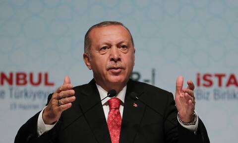 «Στριμωγμένος» ο Ερντογάν: Προς διάσπαση το κόμμα του