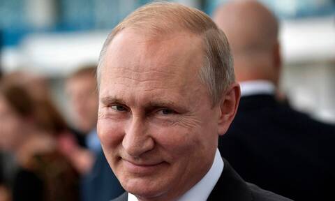 «Κεραυνοί» Πούτιν για ομοφυλόφιλους: Η πολλή ανεκτικότητα βλάπτει τον θεσμό της οικογένειας 