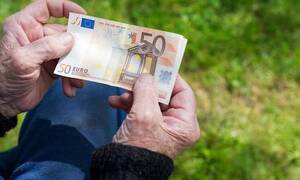 Συντάξεις χηρείας: Αυτοί παίρνουν μέχρι και 561 ευρώ – Αναλυτικά η λίστα και τα ποσά