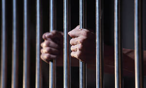 Στη φυλακή ο 41χρονος που έσφαξε με σουγιά τον ξάδερφο της γυναίκας του στη Νέα Αγχίαλο