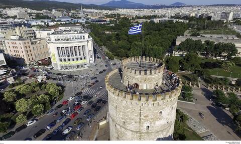 Θεσσαλονίκη: Πάρκαρε παράνομα – Δεν θα πιστεύετε τι έκαναν στο αμάξι του (pics)
