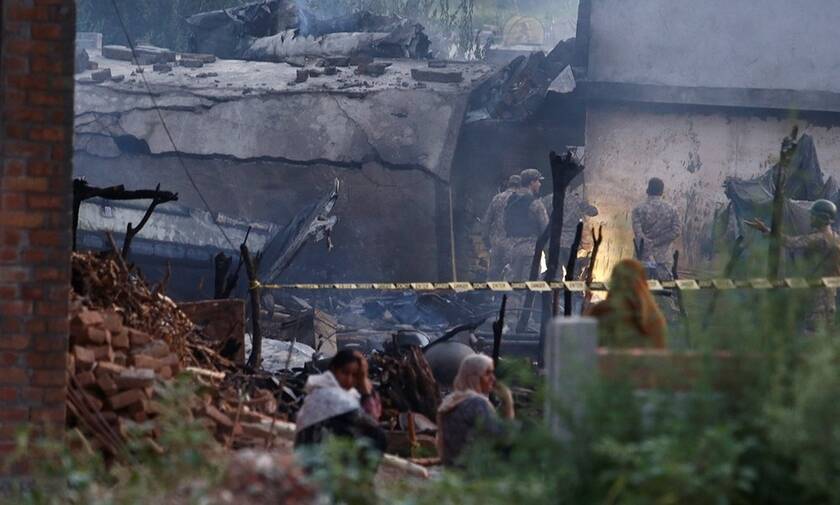 Τραγωδία στο Πακιστάν: 17 νεκροί από την συντριβή στρατιωτικού αεροσκάφους