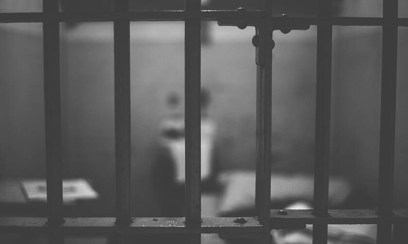 Αγρίνιο: Στη φυλακή 35χρονος ληστής που κυκλοφορούσε με τσεκούρι