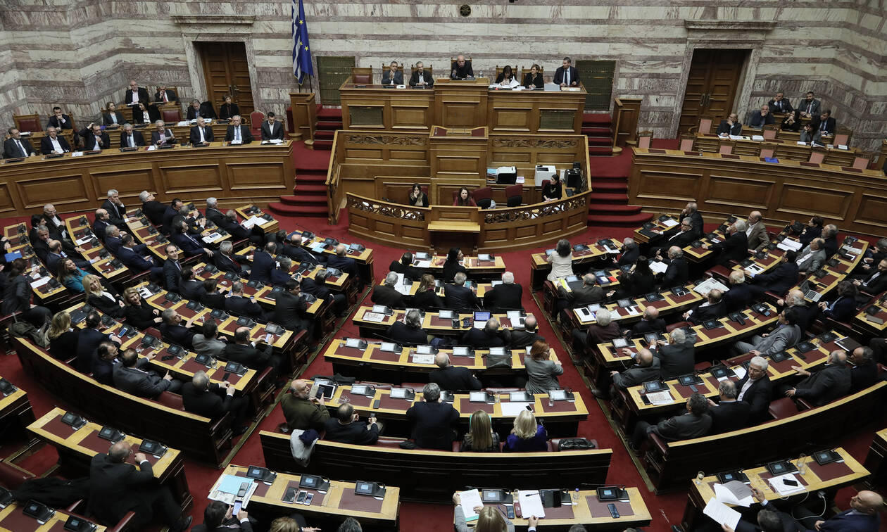 Βουλή: Αντιδράσεις από την αντιπολίτευση για τις εξπρές διαδικασίες 