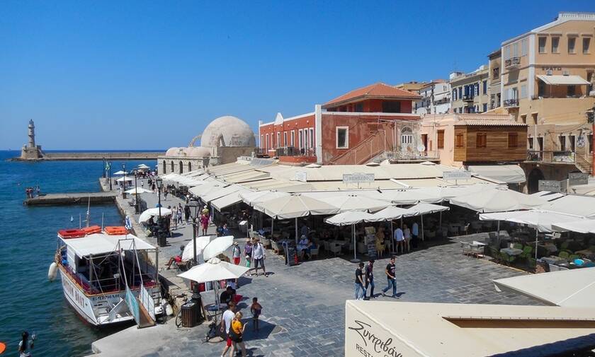 Εκρήξεις στην Κρήτη: Πανικός για τουρίστες και κατοίκους – Δείτε τι συνέβη (pics)