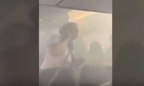 Πανικός σε πτήση: Η καμπίνα του αεροπλάνου γέμισε καπνό