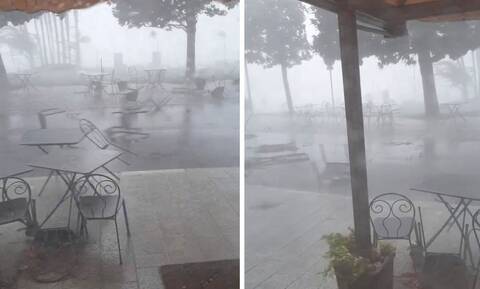 Τρομερή καταιγίδα παρασέρνει τραπέζια και καρέκλες εστιατορίου (vid)