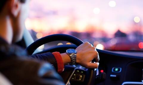 Διπλώματα οδήγησης: «Ξεμπλοκάρουν» οι εξετάσεις - Τι ισχύει για τους ηλικιωμένους
