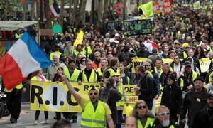 Γαλλία: Πάνω από 100 συλλήψεις διαδηλωτών των «κίτρινων γιλέκων» στο Παρίσι