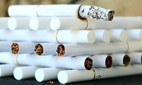 Κηφισιά: Έκρυβαν δεκάδες χιλιάδες πακέτα λαθραίων τσιγάρων σε αποθήκη