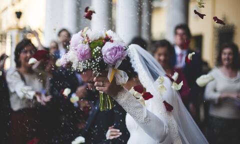 Χαμός σε γάμο στην Κοζάνη: Δείτε τι έκανε η νύφη (pics)