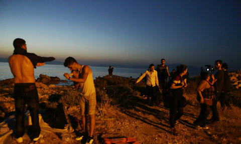 Ωρολογιακή «βόμβα» το προσφυγικό: Η κυβέρνηση επιστρατεύει δεκάδες σκάφη στο Αιγαίο