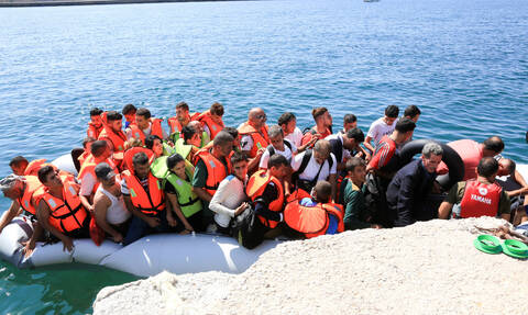 «Έκρηξη» μεταναστευτικών ροών: Άλλες πέντε βάρκες το πρωί στη Μυτιλήνη