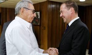 Медведев встретился на Кубе с Раулем Кастро