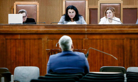 Δίκη Χρυσής Αυγής - Αρνήθηκε τα πάντα ο Αλεξόπουλος: «Είμαι αθώος - Δεν υφίσταται τίποτα»