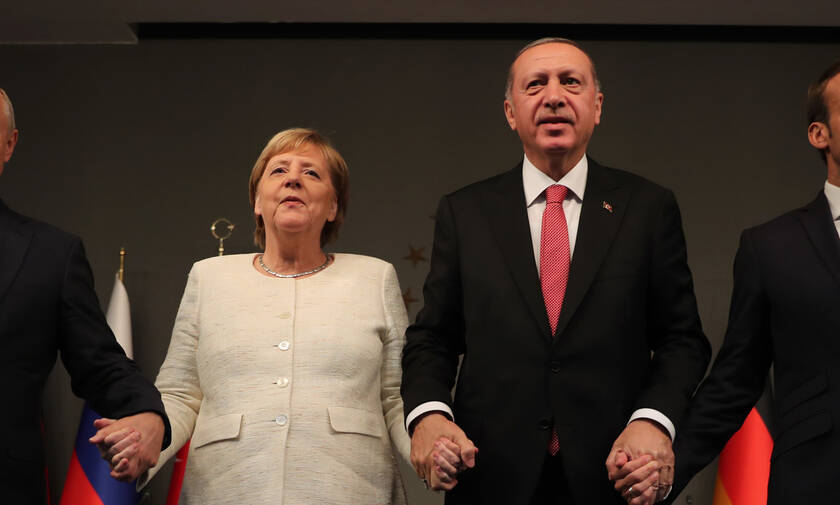 «Μείνετε συντονισμένοι» - Ο Τραμπ απειλεί την Τουρκία με κυρώσεις: «Πόλεμος» Μέρκελ - Ερντογάν