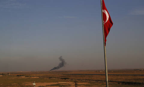 Ο Ερντογάν βομβαρδίζει αμάχους στη Συρία αδιαφορώντας για την εκεχειρία
