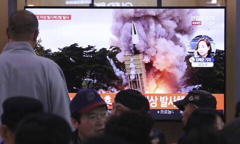 Η Βόρεια Κορέα προχώρησε σε νέα δοκιμή εκτοξευτήρα πολλαπλών πυραύλων