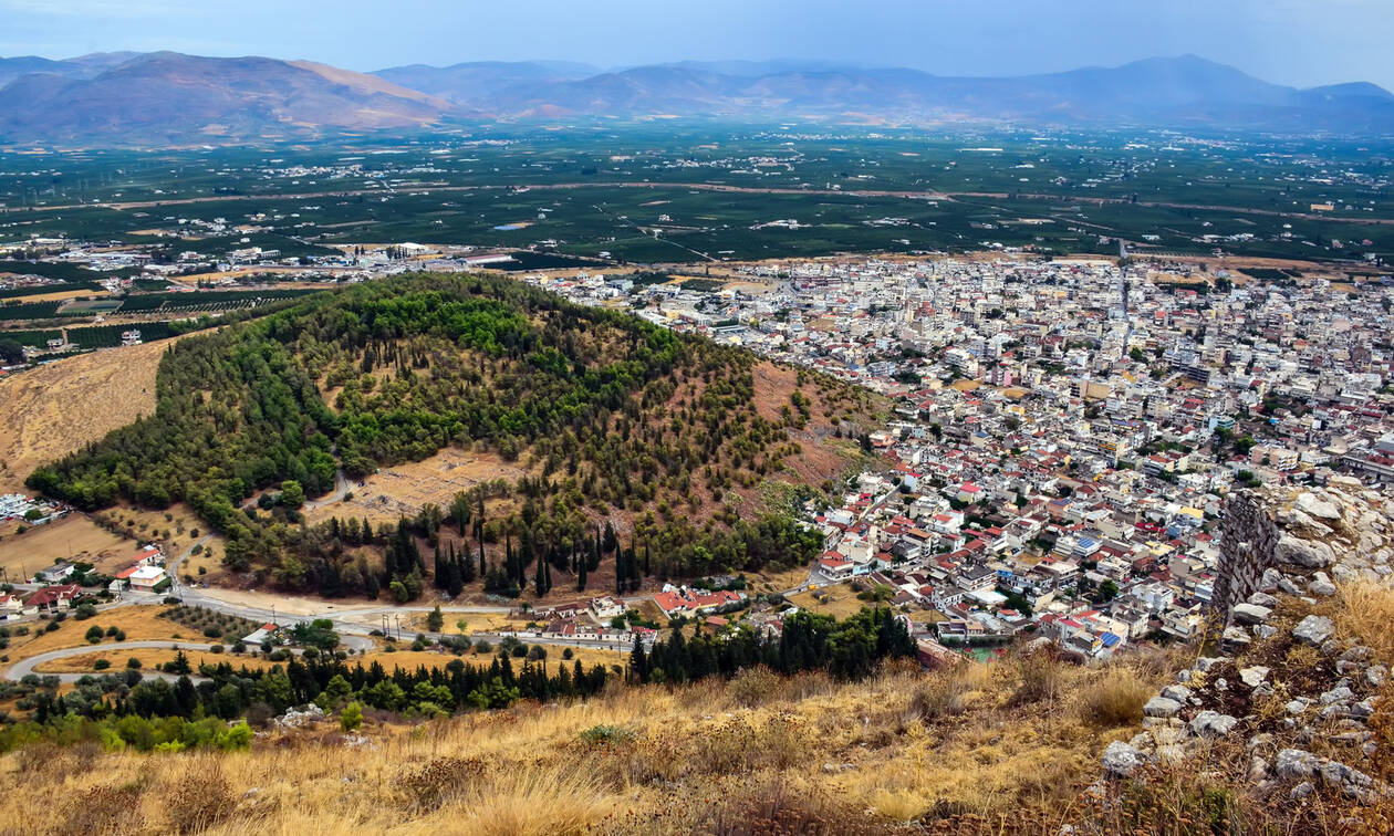 Αργολίδα: Εικόνες «Αποκάλυψης» με γιγαντιαίους κρατήρες - Τι λένε οι επιστήμονες