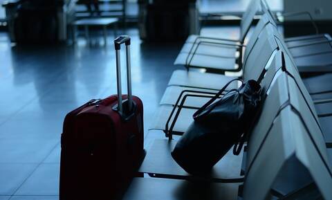 «Θρίλερ» σε αεροδρόμιο: Δεν μπορούσαν να πιστέψουν τι είχε στη βαλίτσα του