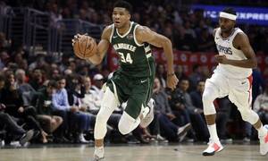 Γιάννης Αντετοκούνμπο: Έγραψε ιστορία ο Greek Freak - Το μοναδικό κατόρθωμα του ΜVP 