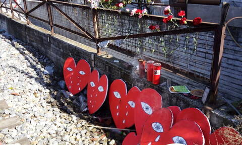 Λάρισα: «Έκλεισαν» τις σιδηροδρομικές γραμμές στη μνήμη 10χρονου μαθητή - Είχε σκοτωθεί στο σημείο