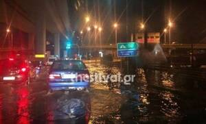 Καιρός - Θεσσαλονίκη: Διακοπή κυκλοφορίας σε τμήμα της Επαρχιακής Οδού λόγω βροχόπτωσης