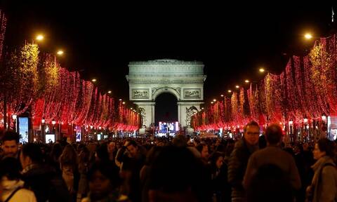 Χριστούγεννα 2019: Το Παρίσι φόρεσε τα γιορτινά του - Μοναδικές εικόνες (vid)