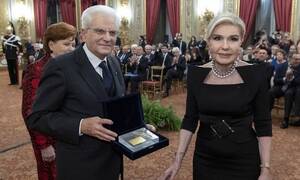 Συμβολικό χρυσό κλαδί ελιάς στον πρόεδρο της Ιταλίας παρέδωσε η Μαριάννα Βαρδινογιάννη (pics) 