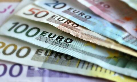 ΟΠΕΚΑ: Μέχρι 3/12 το επίδομα των 1.000 ευρώ - Ποιους αφορά