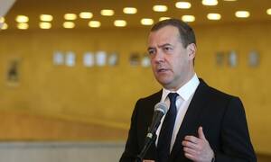 Медведев призвал ЕС набраться мужества и "объявить перемирие" в отношениях с Россией