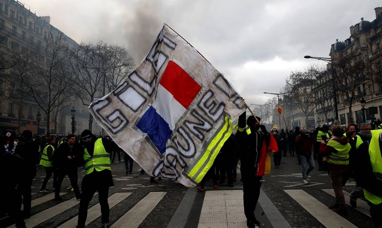 Γαλλία: Συνεχίζονται οι απεργίες για το συνταξιοδοτικό - Χάος στους δρόμους του Παρισιού
