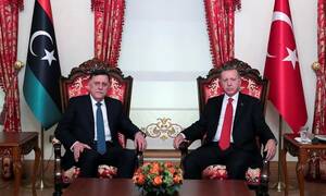 Αιφνίδια συνάντηση του Ερντογάν με τον πρωθυπουργό της Λιβύης