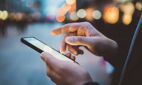 Χρεώσεις κινητής τηλεφωνίας: Ριζικές αλλαγές - Πόσο θα πληρώνουμε για κλήσεις και SMS από το 2020  