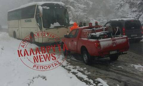Κυκλοφοριακό χάος στα Καλάβρυτα: Εγκλωβίστηκαν οδηγοί στο δρόμο για το Χιονοδρομικό 
