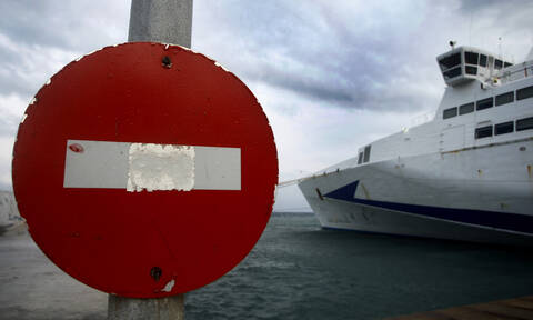 Κακοκαιρία - «Ηφαιστίωνας:» Δεμένα τα πλοία στα λιμάνια - Πού ισχύει απαγορευτικό απόπλου