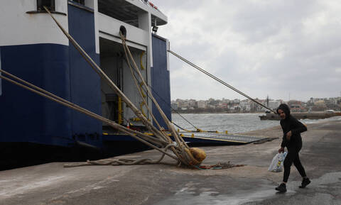 Κακοκαιρία: Δεμένα τα πλοία σε πολλές περιοχές λόγω των ισχυρών ανέμων στο Αιγαίο