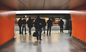 Χαμός στο Μετρό - Γιατί κοιτούσαν όλοι άφωνοι;
