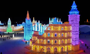 Τα ωραία του χειμώνα: Απίστευτα γλυπτά πάγου στο φετινό φεστιβάλ της Χαρμπίν στην Κίνα